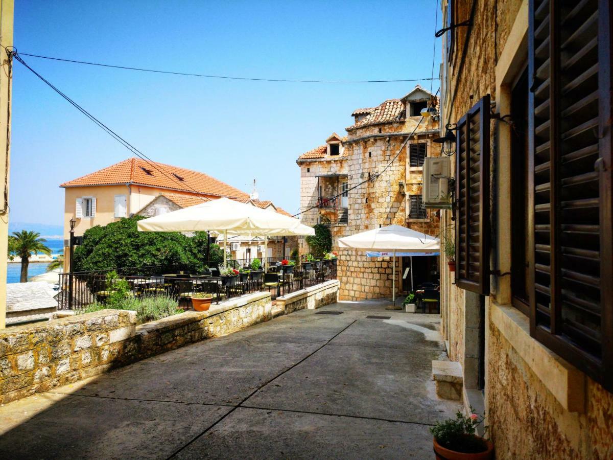 Apartman Michelangelo In The Centar Of Supetar Exterior photo