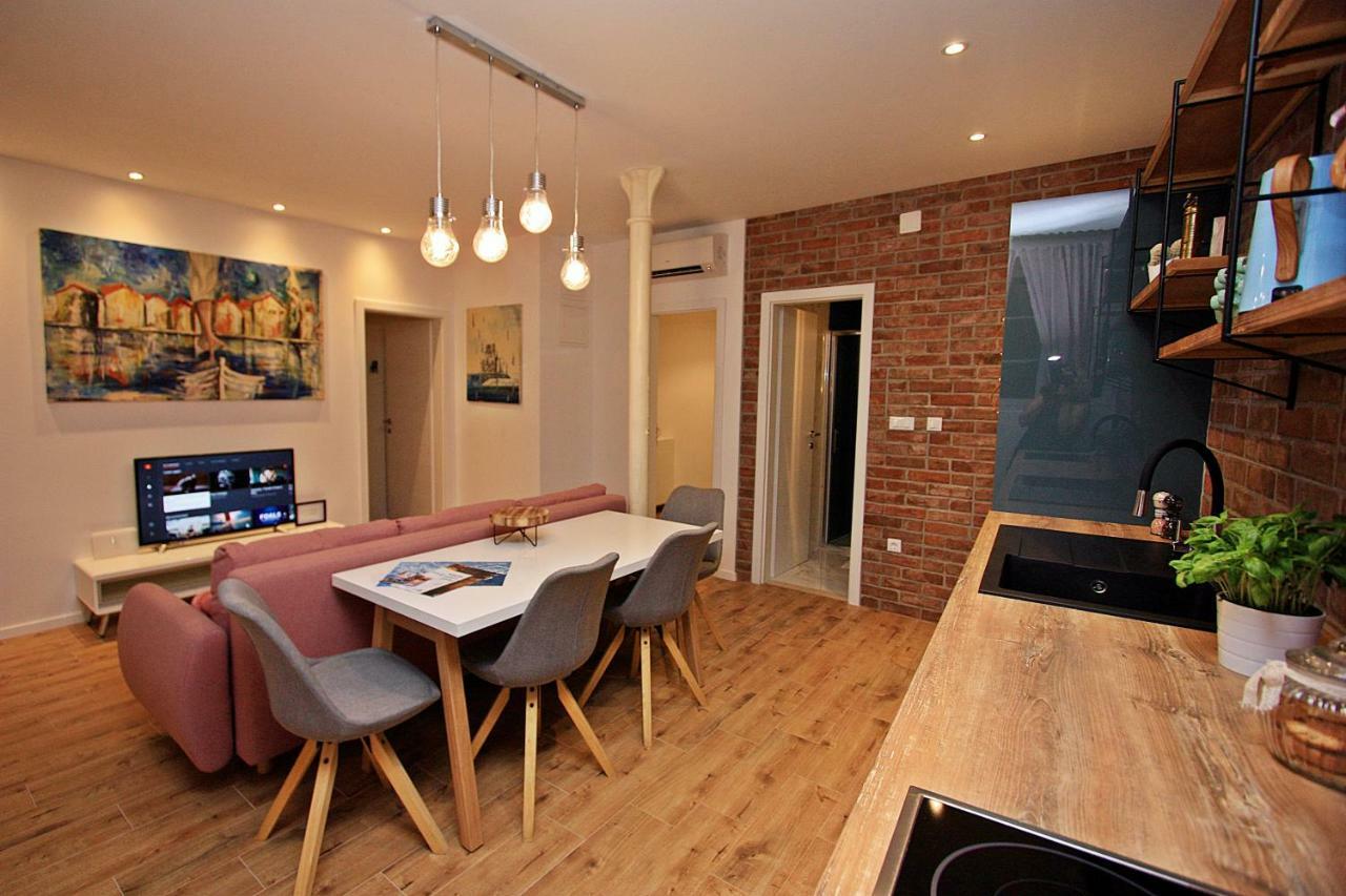 Apartman Michelangelo In The Centar Of Supetar Exterior photo
