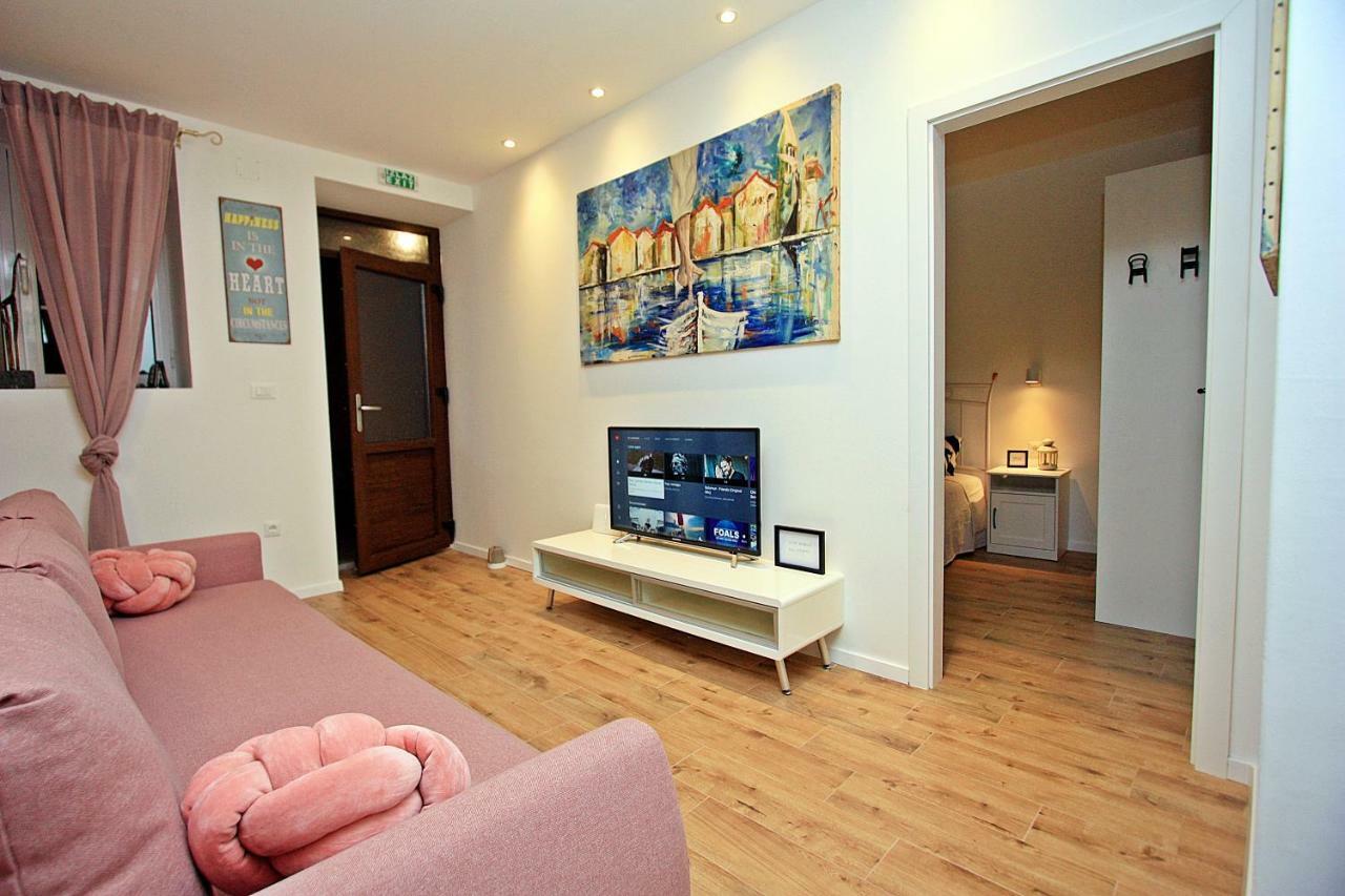 Apartman Michelangelo In The Centar Of Supetar Exterior photo