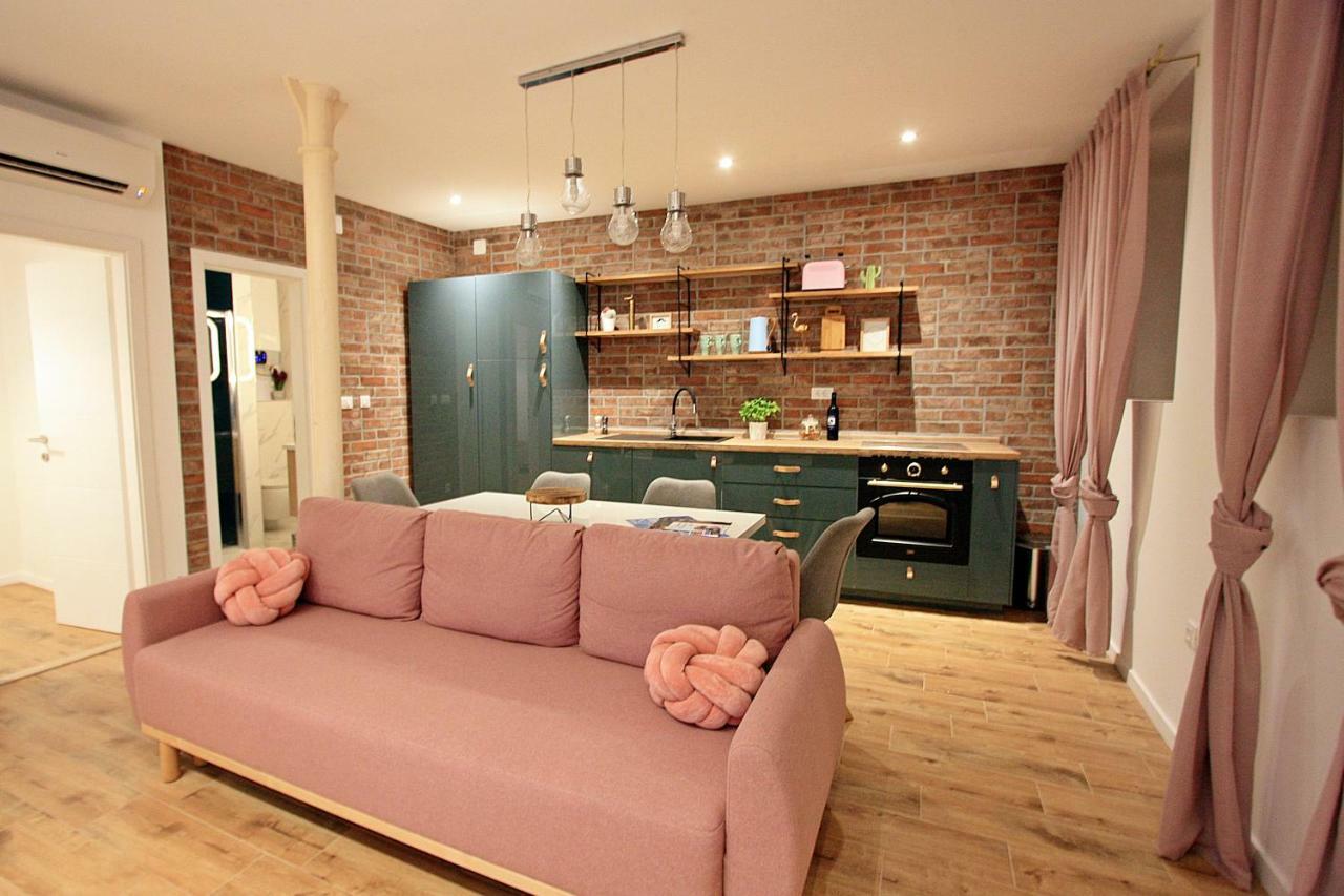 Apartman Michelangelo In The Centar Of Supetar Exterior photo
