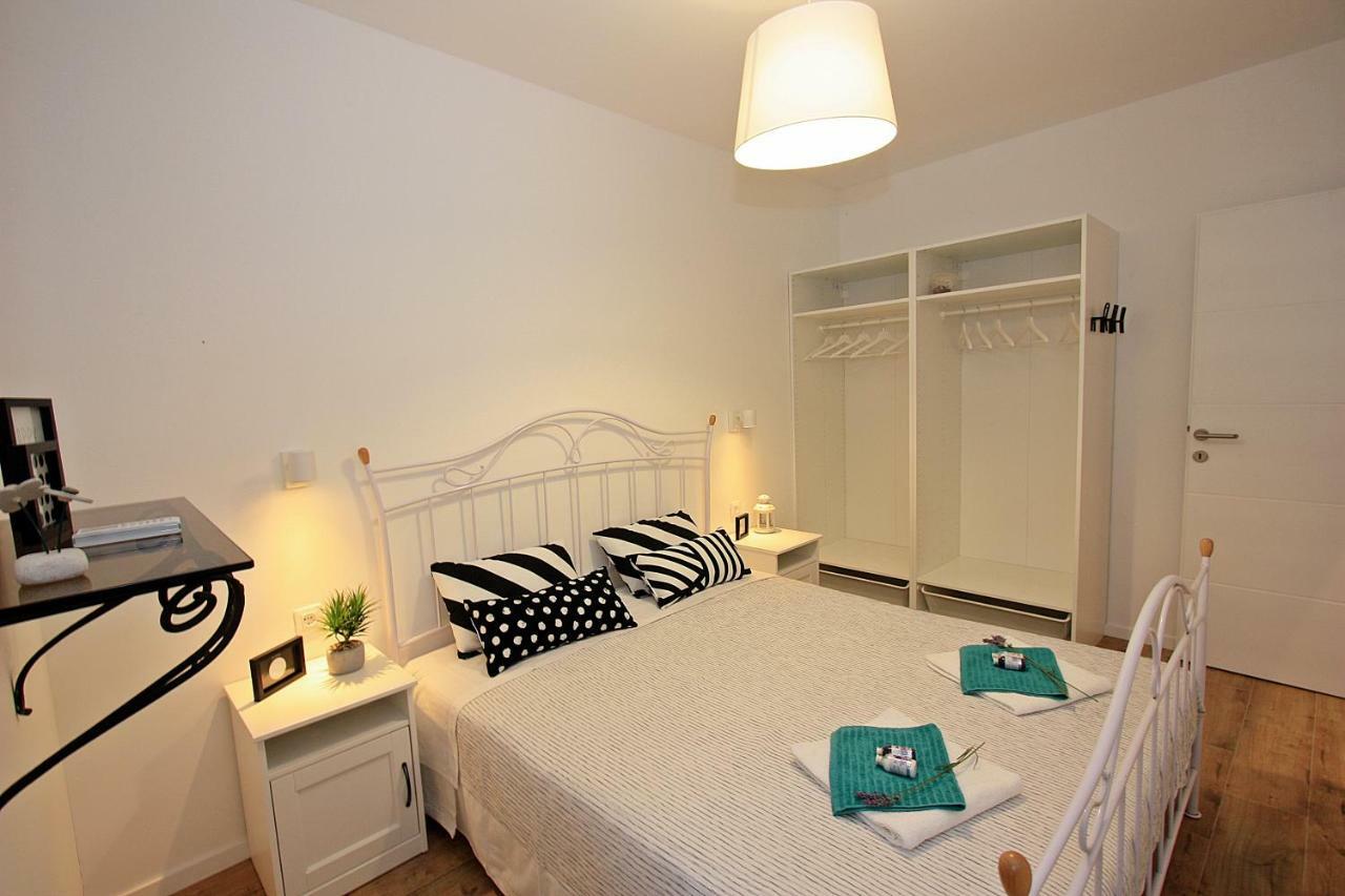 Apartman Michelangelo In The Centar Of Supetar Exterior photo