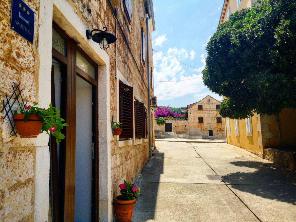 Apartman Michelangelo In The Centar Of Supetar Exterior photo